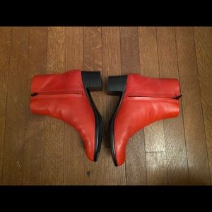 HOPP Studios red boot